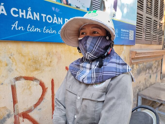 Chị Hoàng Thị Hoan – công nhân Xí nghiệp môi trường số 1