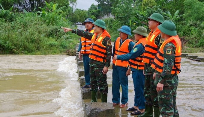 Ban CHQS huyện Thanh Chương (Nghệ An) kiểm tra các khu vực xung yếu, chuẩn bị phương án ứng phó với bão Noru