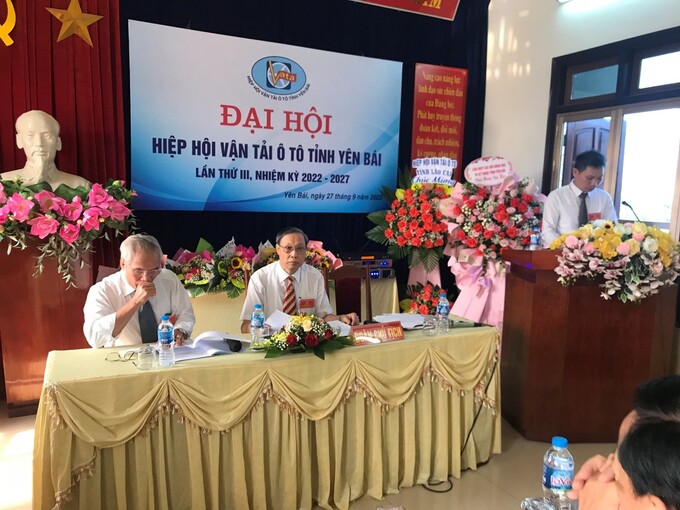 Ông Nguyễn Văn Điển- Chủ tịch Hiệp hội Vận tải ô tô tỉnh Yên Bái nhiệm kỳ 2022-2027 phát biểu nhận nhiệm vụ