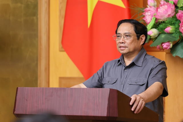 Thủ tướng Phạm Minh Chính yêu cầu các bộ, ngành và địa phương khẩn trương đánh giá thiệt hại, triển khai ngay các giải pháp khắc phục hậu quả mưa lũ gây ra, khẩn trương ổn định đời sống người dân