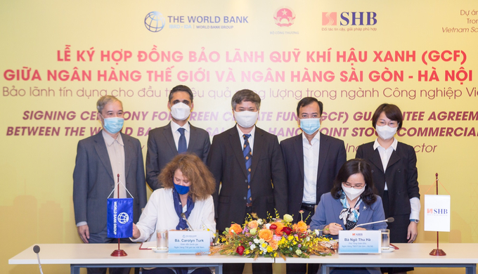 WB và SHB ký hợp đồng bảo lãnh Quỹ Khí hậu Xanh trong khuôn khổ Dự án Thúc đẩy tiết kiệm năng lượng trong các ngành Công nghiệp Việt Nam