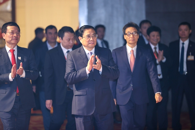 Thủ tướng Phạm Minh Chính, Phó Thủ tướng Vũ Đức Đam cùng các đại biểu dự chương trình