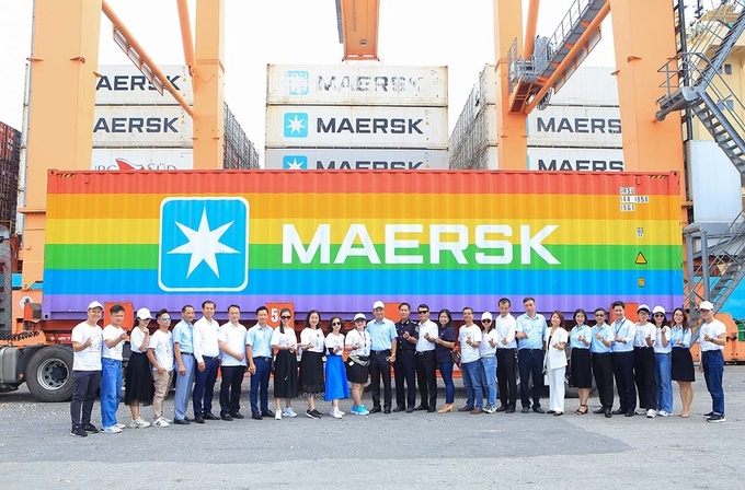 Container cầu vồng, biểu tưởng của văn hóa đa dạng, bình đẳng và hội nhập đã cập Cảng Hải Phòng vào tháng 9/2022
