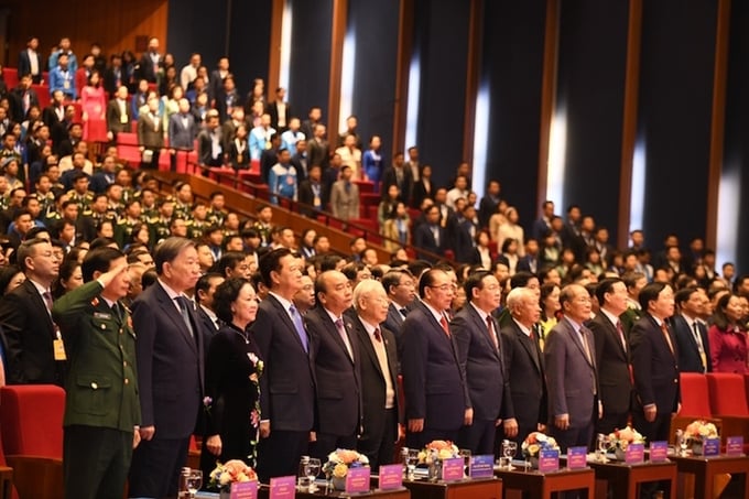 Các đồng chí lãnh đạo Đảng, Nhà nước tham dự Đại hội