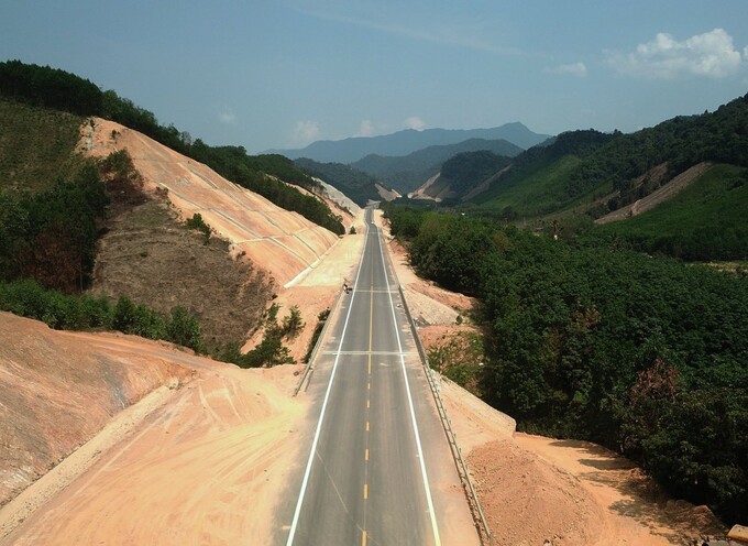 Đường cao tốc đoạn Hòa Liên - Túy Loan được đầu tư với quy mô đường cao tốc cấp 80, vận tốc thiết kế 80km/h