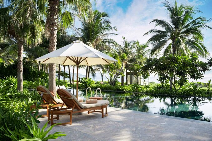 Phòng nghỉ view sân vườn tại Selectum Noa Resort Cam Ranh giúp du khách tận hưởng không gian thiên nhiên tươi mát
