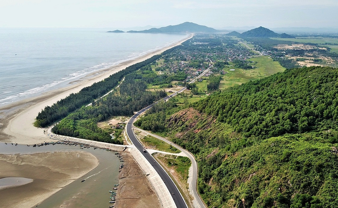 Đường ven biển Xuân Hội - Thạch Khê - Vũng Áng dài 120 km với kinh phí hơn 2.000 tỷ đồng