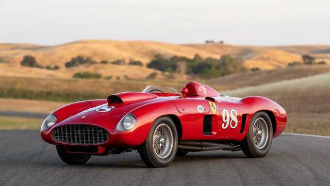 Ferrari 410 Sport Spider ra mắt năm 1955