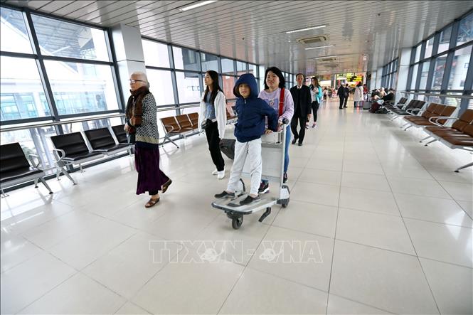 Hàng chục chuyến bay xuất phát tại sân bay Nội Bài trong sáng mùng 1 Tết Quý Mão 2023. Ảnh nguồn TTXVN