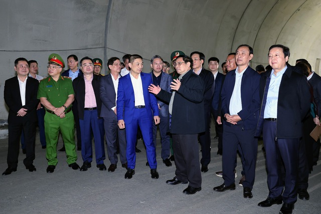 Thủ tướng Phạm Minh Chính kiểm tra, đôn đốc dự án Nha Trang - Cam Lâm thuộc dự án cao tốc Bắc - Nam phía đông giai đoạn 1