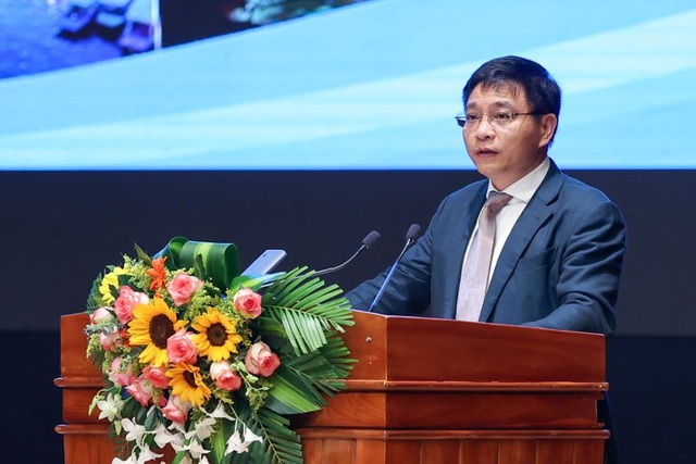 Bộ trưởng Bộ GTVT Nguyễn Văn Thắng khẳng định, Bộ GTVT sẽ tiếp tục phối hợp chặt chẽ với các bộ, ngành, địa phương tập trung mọi nguồn lực để phát triển kết cấu hạ tầng giao thông Vùng Bắc Trung Bộ và Duyên hải Trung Bộ