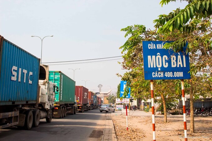 Vận tải hàng hóa qua cửa khẩu Mộc Bài để sang Campuchia