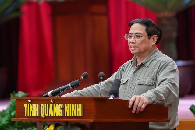 Thủ tướng Phạm Minh Chính ghi nhận, biểu dương và đánh giá cao nỗ lực và kết quả đạt được của Đảng bộ, chính quyền, quân và dân tỉnh Quảng Ninh - Ảnh: VGP/Nhật Bắc