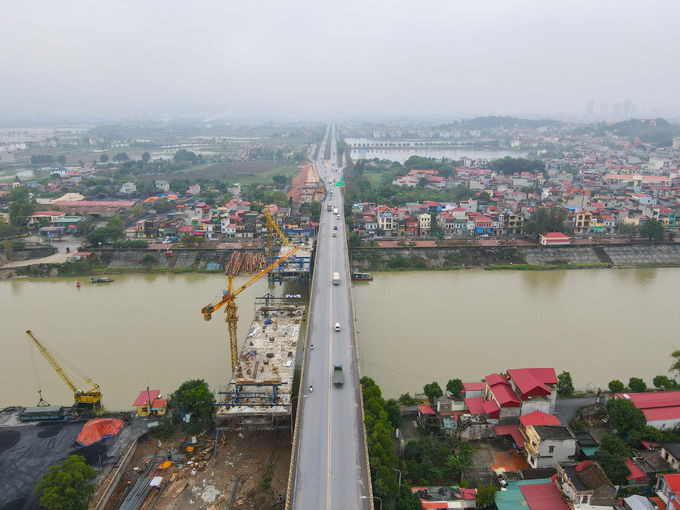Dự án nâng cấp, mở rộng cầu Như Nguyệt có tổng vốn đầu tư hơn 450 tỷ đồng, được khởi công từ tháng 4/2022 do Ban Quản lý dự án Đầu tư xây dựng các công trình giao thông, nông nghiệp tỉnh Bắc Giang làm chủ đầu tư.