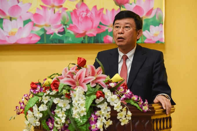 Phó Chủ tịch UBND tỉnh Bắc Ninh Ngô Tân Phương phát biểu thông tin tại buổi họp báo với các nhà báo, phóng viên.