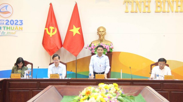 Bộ trưởng Bộ GTVT Nguyễn Văn Thắng phát biểu tại cuộc làm việc.