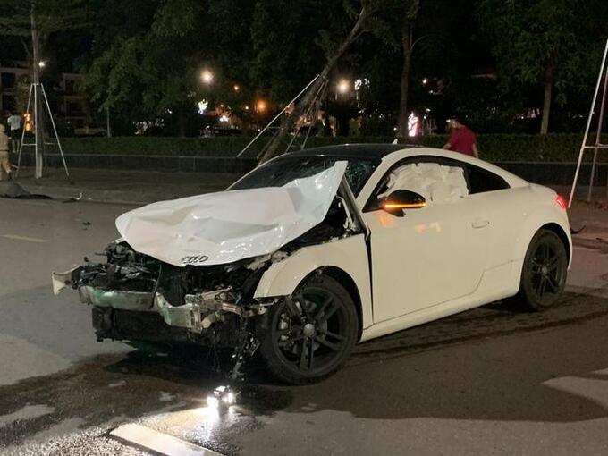 Hiện trường vụ xe Audi tông chết ba người