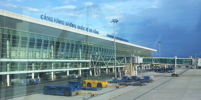 Sân bay Quốc tế Đà Nẵng là cảng hàng không lớn nhất khu vực miền Trung - Tây Nguyên và lớn thứ ba của Việt Nam