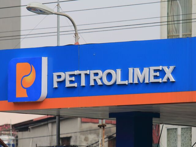 Nghị quyết Hội đồng quản trị của Petrolimex đã thông qua phương án thoái toàn bộ 120 triệu cổ phần thứ cấp tương đương với 40% vốn điều lệ của Tập đoàn tại PG Bank