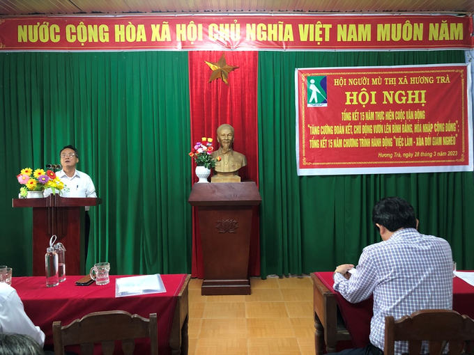 Ông Lê Văn Lộc - UVTVTW Hội người mù Việt Nam, Chủ tịch Hội người mù tỉnh Thừa Thiên Huế phát biểu tại Hội nghị.
