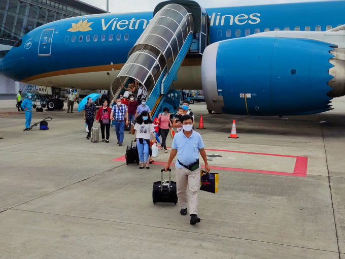 Nhằm đáp ứng nhu cầu du lịch dịp nghỉ lễ 30/4, hãng hàng không Vietnam Airlines và VASCO sẽ cung ứng gần 551.000 chỗ, tương đương gần 2.800 chuyến bay trên các đường bay nội địa trong thời gian từ 26/4 đến 5/5