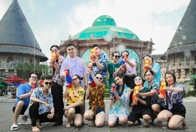 Lễ hội té nước Happy Songkran Thailand Festival