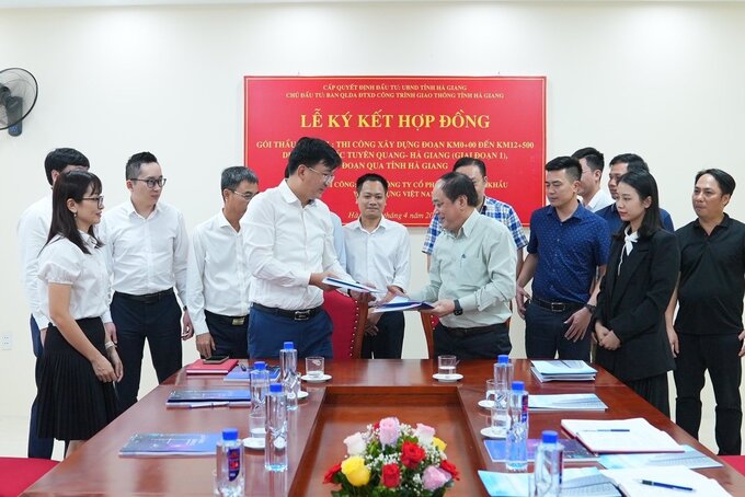 Lế ký kết hợp đồng gói thầu 03-XL cao tốc Tuyên Quang - Hà Giang