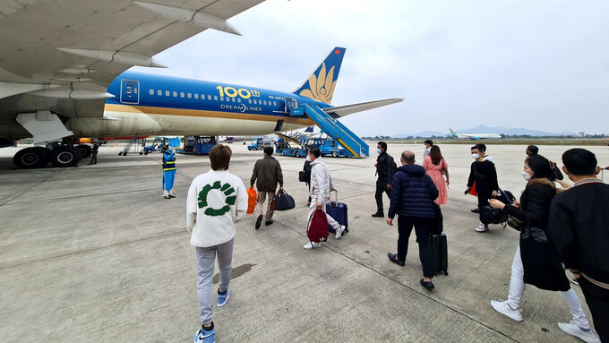 Riêng ngày 29/4, tỷ lệ lấp đầy ghế máy bay đặc biệt cao như chặng Hà Nội - Huế đạt 100%, Hà Nội - Tuy Hòa đạt 93%, Hà Nội - Đồng Hới/Quy Nhơn đều đạt trên 96%.