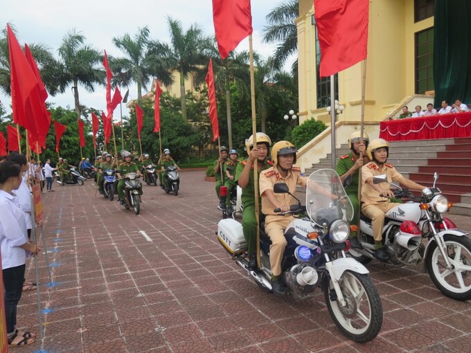         Một buổi ra quân đảm bảo trật tự ATGT ở tỉnh Bắc Ninh 