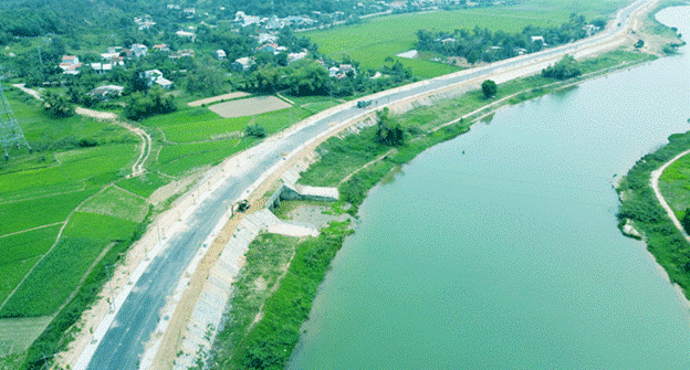      Đường ven sông Tuyên Sơn - Túy Loan  -   Ảnh TL