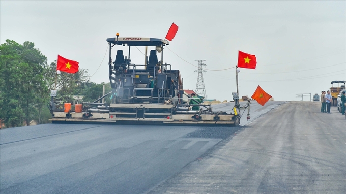 Dự án Mai Sơn - Quốc Lộ 45 thuộc Cao tốc Bắc - Nam được thi công huy động để kịp tiến độ thông xe trước 30/4.
