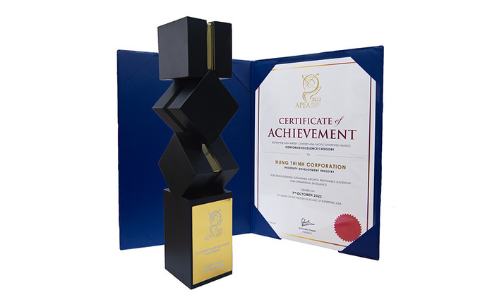 Kỷ niệm chương và chứng nhận Doanh nghiệp xuất sắc châu Á (Corporate Excellence Award 2022) dành cho Tập đoàn Hưng Thịnh