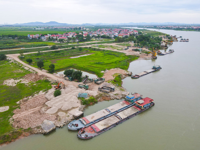 Khu vực cầu Hồ là điểm tiếp giáp giữa TP Bắc Ninh và các huyện Tiên Du, Quế Võ và Thuận Thành, tỉnh Bắc Ninh, khu vực này được đánh giá là nơi có lưu lượng giao thông nhộn nhịp