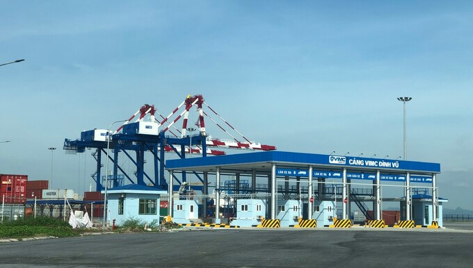 Bộ Giao thông vận tải chấp thuận chủ trương bến cảng VIMC Đình Vũ được tiếp tục khai thác hàng container đến hết tháng 6/2024
