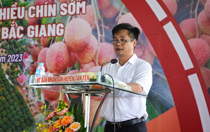 Ông Ngô Quốc Hưng – Phó Chủ tịch UBND huyện Tân Yên, tỉnh Bắc Giang phát biểu tại Hội nghị xúc tiến tiêu thụ vải thiều chín sớm.