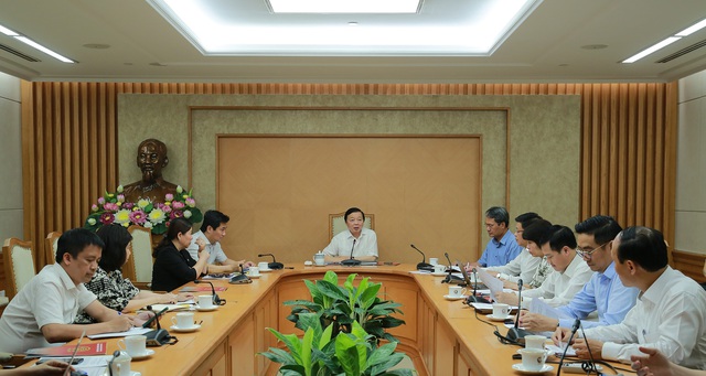 Trong lập Quy hoạch chung Thủ đô Hà Nội, Phó Thủ tướng Trần Hồng Hà nêu quan điểm 'quy hoạch dẫn dắt phát triển hạ tầng giao thông. Giao thông dẫn dắt phát triển đô thị. Đô thị dẫn dắt nguồn lực thực hiện quy hoạch'