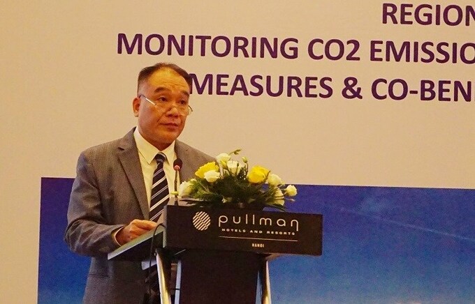Phó cục trưởng Cục Hàng không Việt Nam Đinh Việt Sơn phát biểu tại hội nghị.
