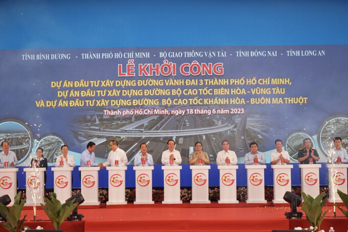 Thủ tướng Chính phủ bấm nút khởi công dự án Vành đai 3 TP.HCM