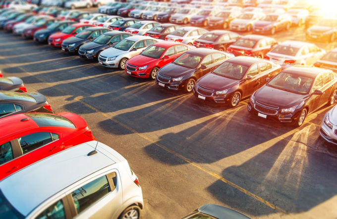 Doanh nghiệp kinh doanh xe nhập lo khó cạnh tranh với xe được ưu đãi 50% phí trước bạ