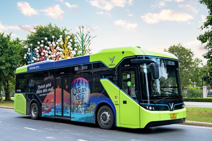 Các chuyến xe bus điện VinBus nối trung tâm với Mega Grand World Hà Nội sẽ hoạt động liên tục với tần suất 10 phút/chuyến và suốt 24/7