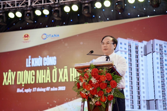 Thứ trưởng Bộ Xây dựng Nguyễn Văn Sinh phát biểu chỉ đạo tại buổi lễ.