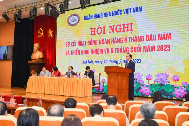 Phó Thống đốc Thường trực NHNN Đào Minh Tú phát biểu tại Hội nghị - Ảnh: VGP