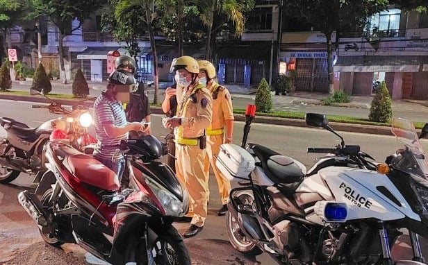 CSGT TP Đà Nẵng phối hợp CSCĐ kiểm tra phương tiện xe máy trong thành phố