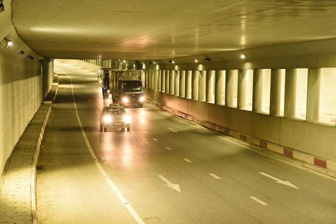 Hiện hầm có chiều dài 202,61m và có kinh phí xây dựng khoảng hơn 100 tỷ đồng cũng đã hoàn thành và đưa vào sử dụng với mỗi chiều 2 làn xe, 1 làn dừng khẩn cấp cho các phương tiện gặp sự cố.