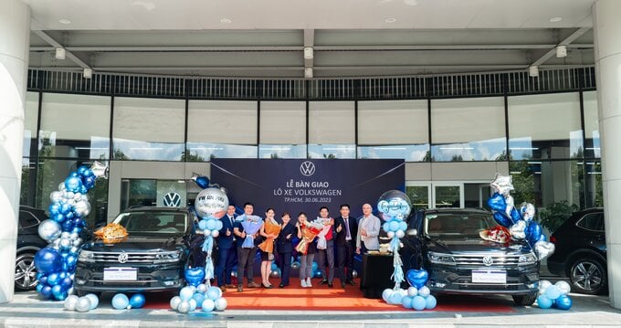 Lễ bàn giao lô xe Tiguan diễn ra tại Đại lý Volkswagen Hoàng Gia - CN An Phú.