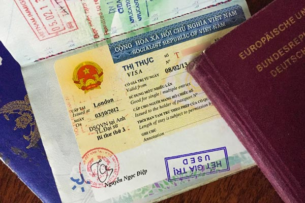 Chính phủ Việt Nam đang tập trung vào việc khuyến khích nhiều khách du lịch đến thăm và tăng số lượng khách du lịch trong năm 2023
