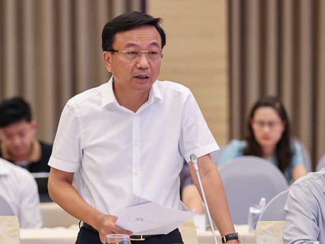 Thứ trưởng Bộ GTVT Nguyễn Danh Huy thông tin về đề xuất thu phí hệ thống đường cao tốc do Nhà nước đầu tư bằng ngân sách