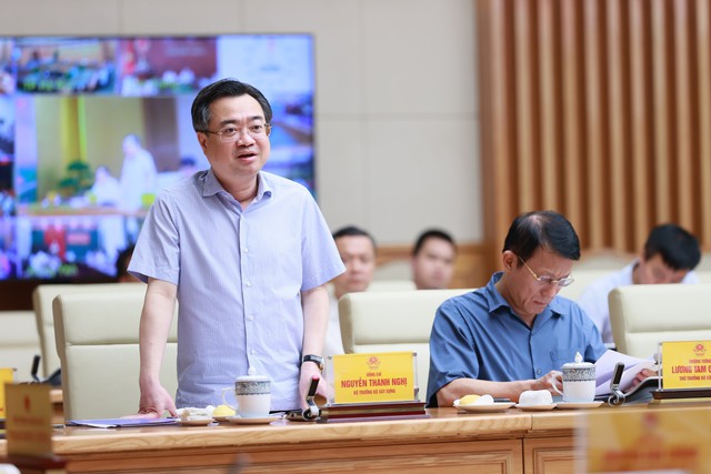 Bộ trưởng Bộ Xây dựng Nguyễn Thanh Nghị phát biểu tại phiên họp