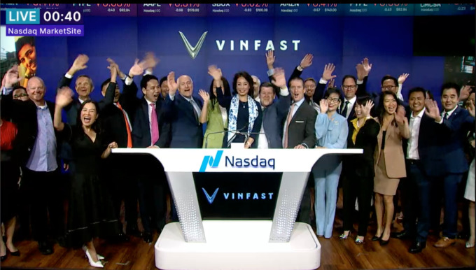 Cổ phiếu VFS mở cửa phiên giao dịch đầu tiên trên Nasdaq với giá 22 USD