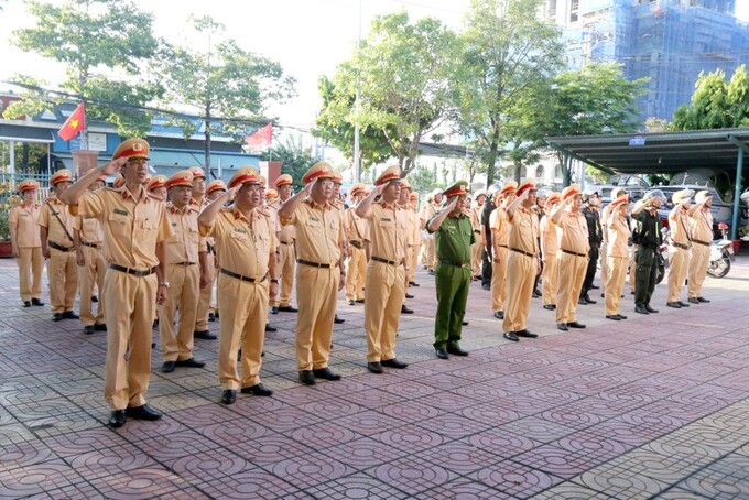 Lực lượng CSGT Công an Bình Thuận tại lễ ra quân